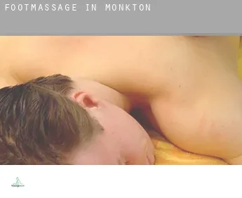 Foot massage in  Monkton